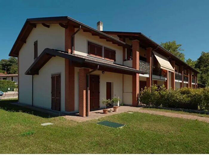 Casa quadrilocale in vendita in Via dei Carpini, Anzano Del Parco