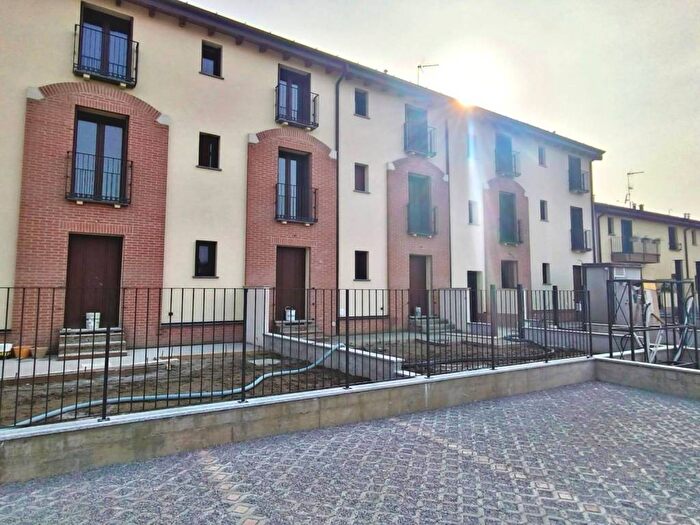 Case in Vendita e in Affitto - 3