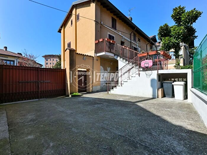 Casa quadrilocale in vendita in Segrate