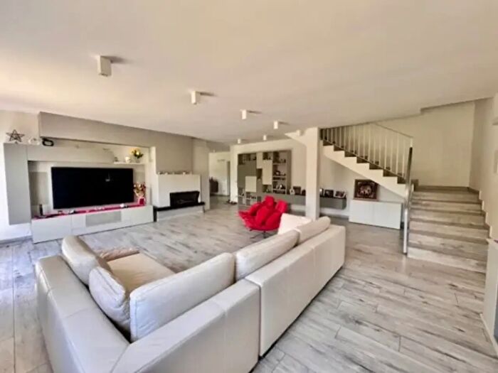 Casa con 6 locali in vendita in Gaggio Montano