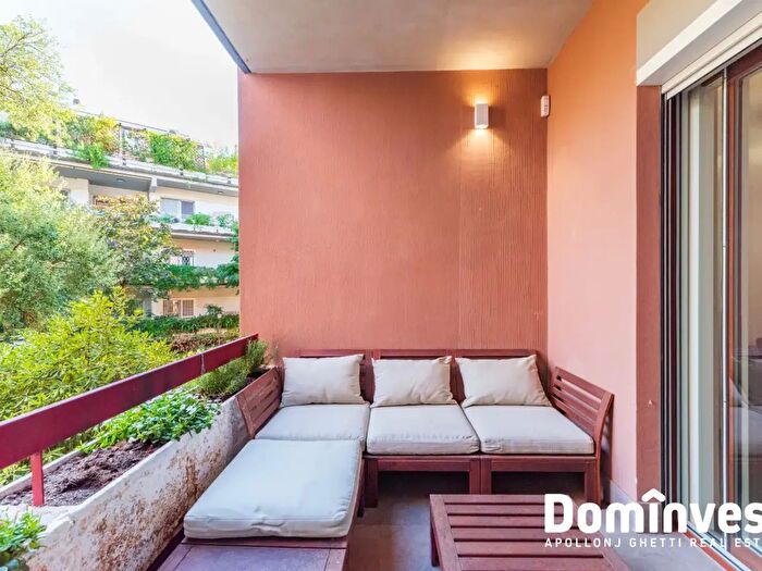 Appartamento trilocale in vendita in Via Courmayeur, Roma