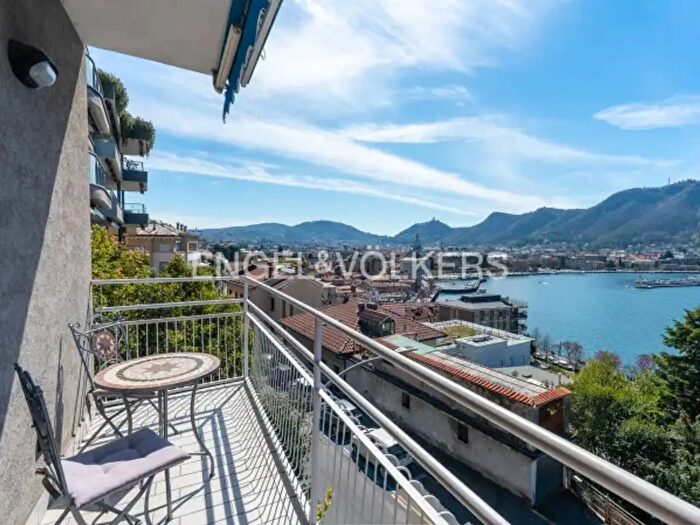 Appartamento trilocale in vendita in Via Torno, Como