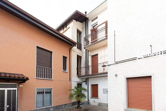 Casa con 6 locali in vendita in Via della Roggia, Olgiate Molgora