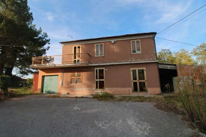 Casa quadrilocale in vendita in Via Settembre, Rosora