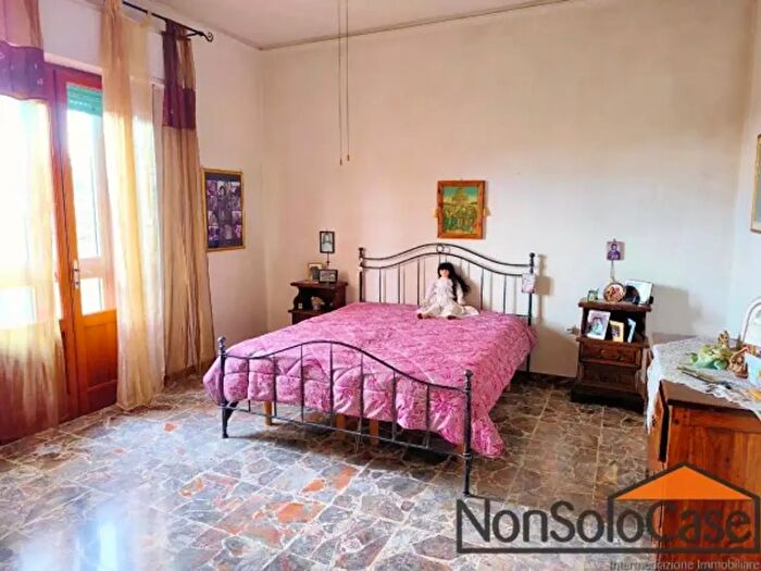 Casa con 6 locali in vendita in Via Varano, Montemurlo