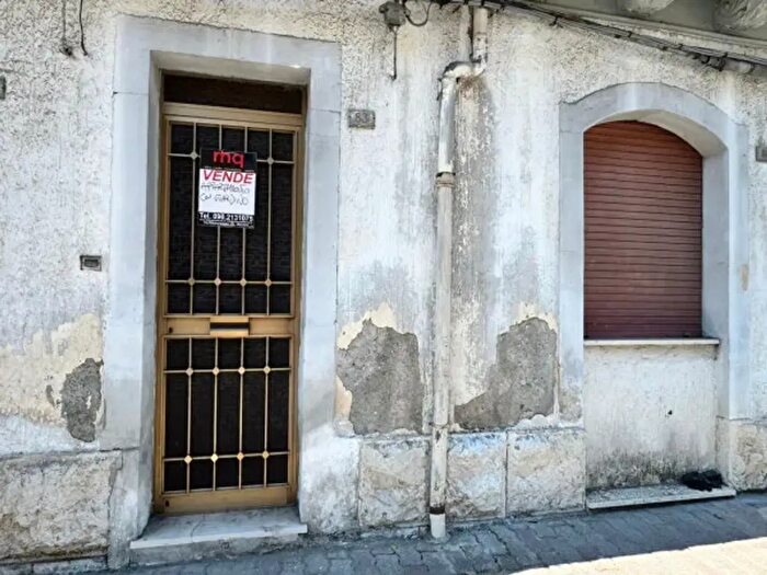 Appartamento quadrilocale in vendita in Via Regina Margherita, Gaggi