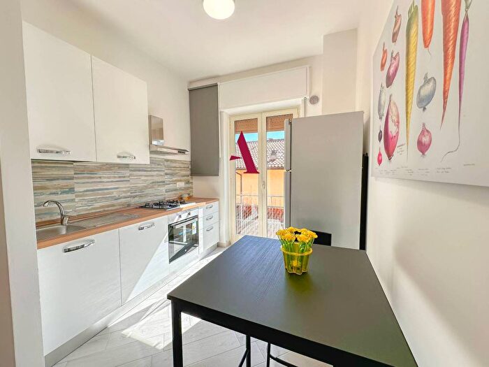 Appartamento bilocale in affitto in Via Umberto I, Emanuele II C Colombo Morelli e Silvati, Avellino