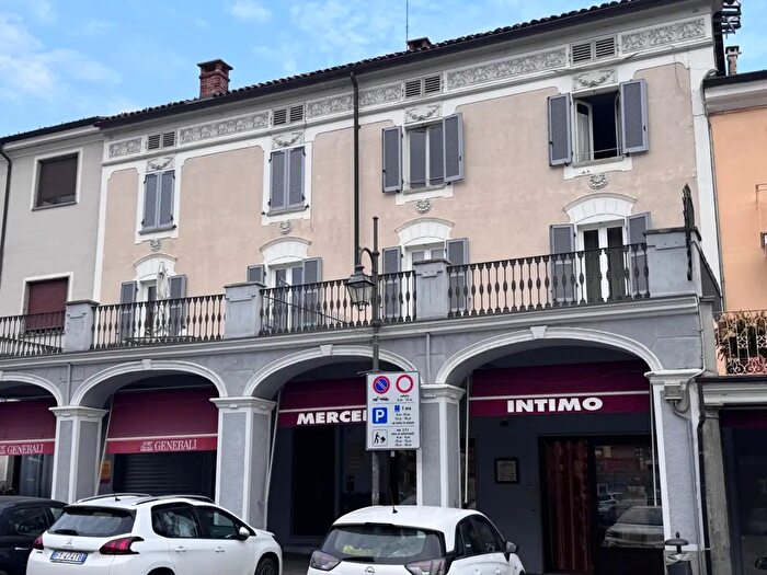 Appartamento trilocale in affitto in Piazza Italia, Poirino