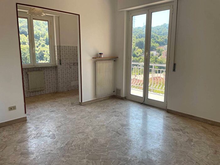 Appartamento quadrilocale in affitto in Via Giuseppe Garibaldi, Centro, Mignanego