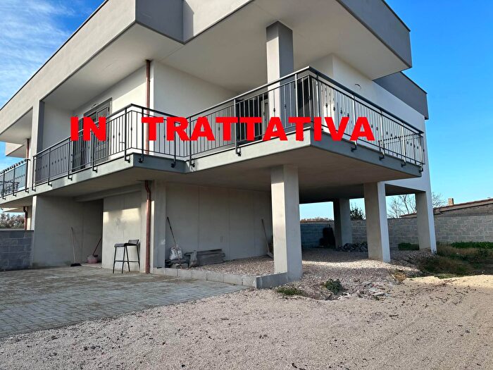 Casa trilocale in vendita in Via Manta, Fiumicino
