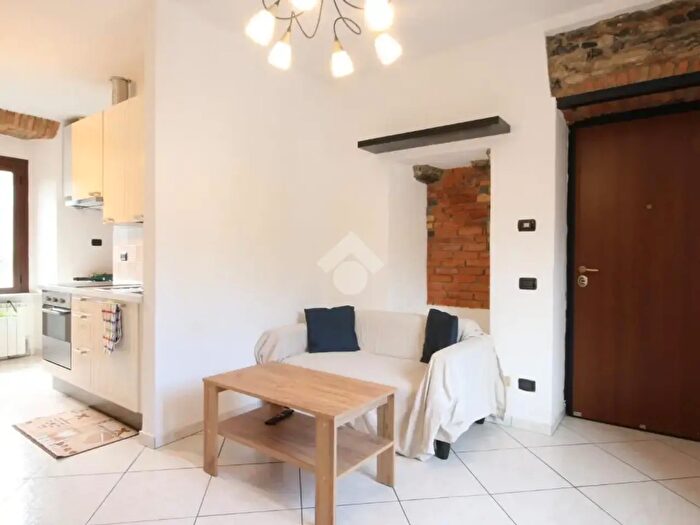 Appartamento trilocale in affitto in Via Bellinzona, Como