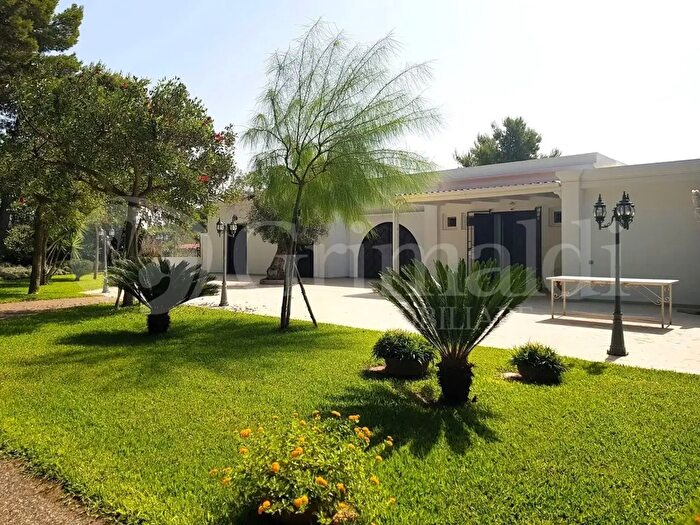 Casa con 5 locali in vendita in Corso Cesare Vergine, Tuglie
