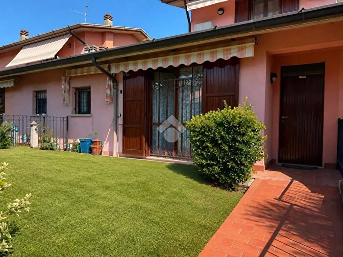 Appartamento trilocale in vendita in Via Pratolungo, Gussago