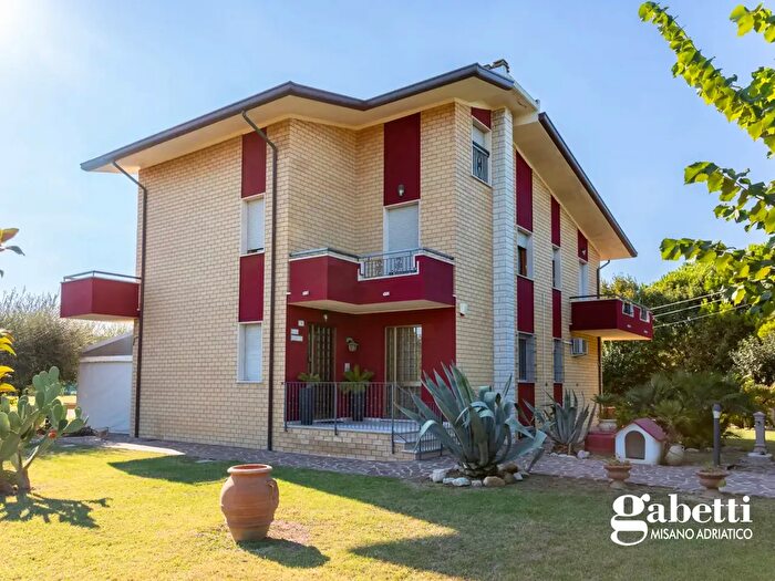 Casa con 7 locali in vendita in Via del Lavoro, Misano Adriatico