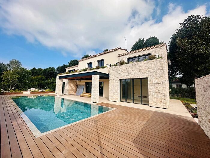 Casa con 8 locali in vendita in Fiumetto Pietrasanta Lucca, Pietrasanta