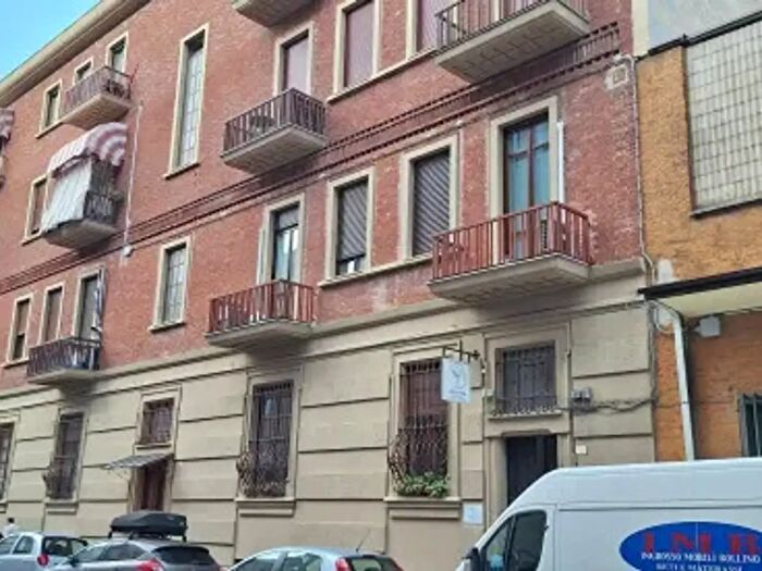 Appartamento trilocale in affitto in Via Parma, Torino