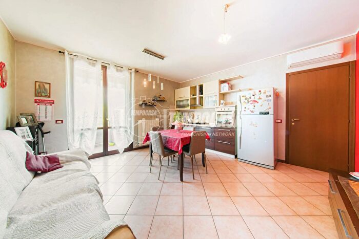 Appartamento trilocale in vendita in Via San Lorenzo I, Casalgrande