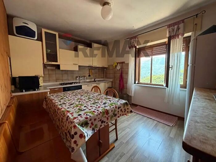 Appartamento quadrilocale in vendita in Contrada Zulpi, Recoaro Terme