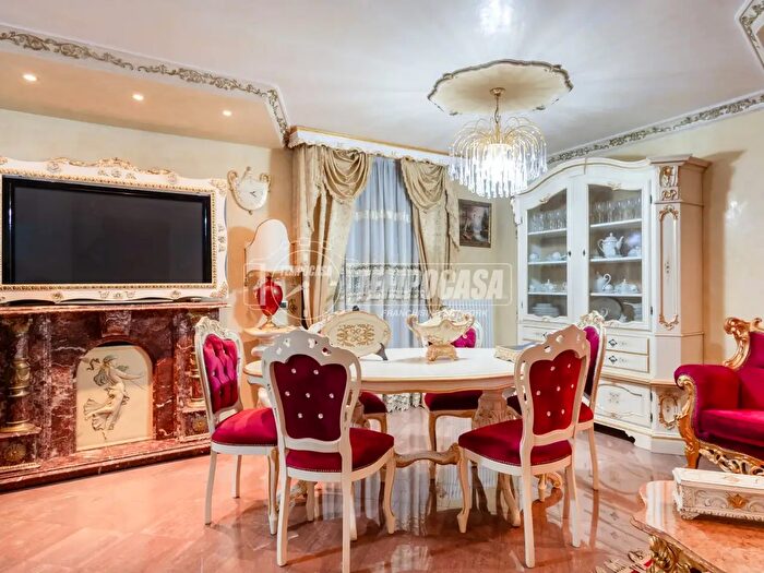 Casa quadrilocale in vendita in Via Guglielmo Marconi, Cadelbosco Di Sopra