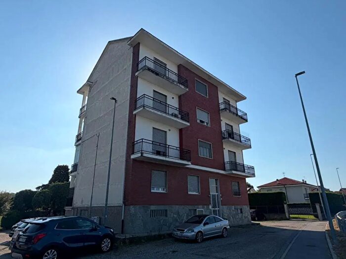 Appartamento trilocale in vendita in Strada del Porto, Castiglione Torinese