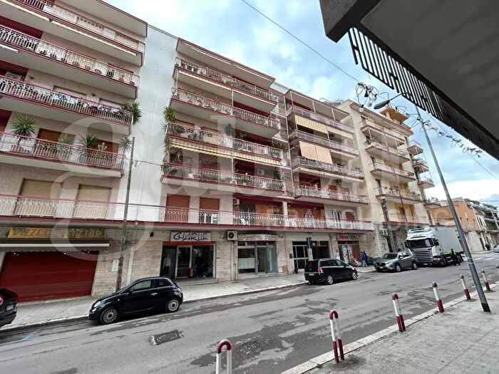 Appartamento con 5 locali in vendita in Via Corsica, Canosa Di Puglia