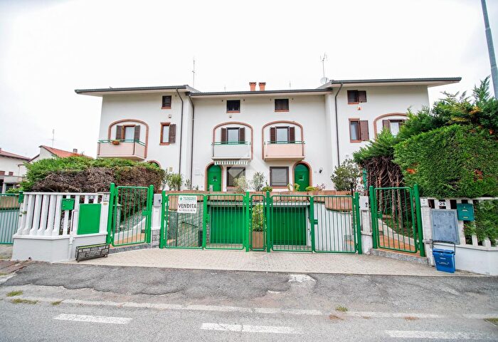Casa con 5 locali in vendita in Via Beato Bonifacio, Rivarolo Canavese