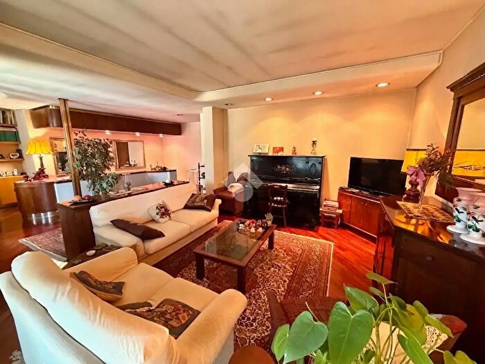 Appartamento con 5 locali in vendita in Via Via Lubian, Padova
