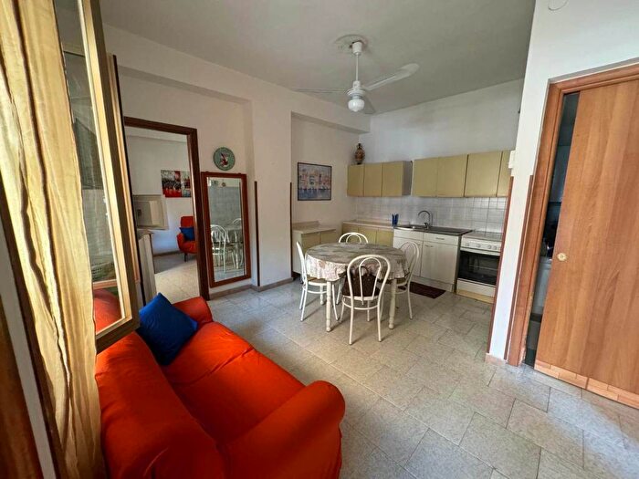 Appartamento trilocale in affitto in Catanzaro Lido, Catanzaro