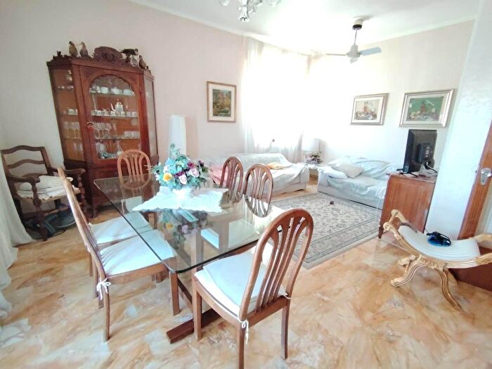 Appartamento con 5 locali in vendita in Siena