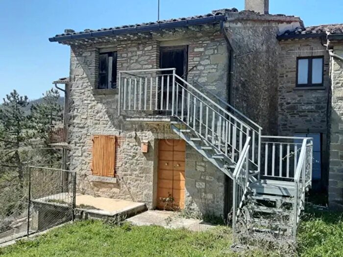 Appartamento trilocale in vendita in Strada Provinciale di Pie, Pietralunga