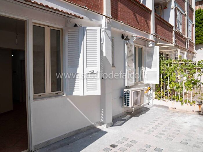 Appartamento bilocale in affitto in Via Francesco Petrarca, Posillipo, Napoli