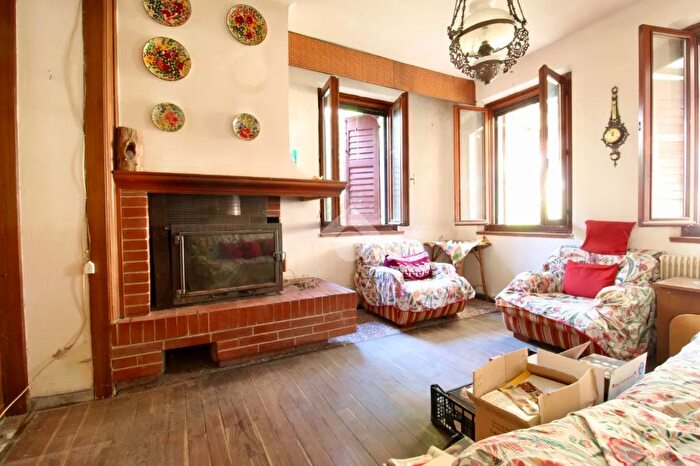 Casa quadrilocale in vendita in Via Roma, Chiopris Viscone