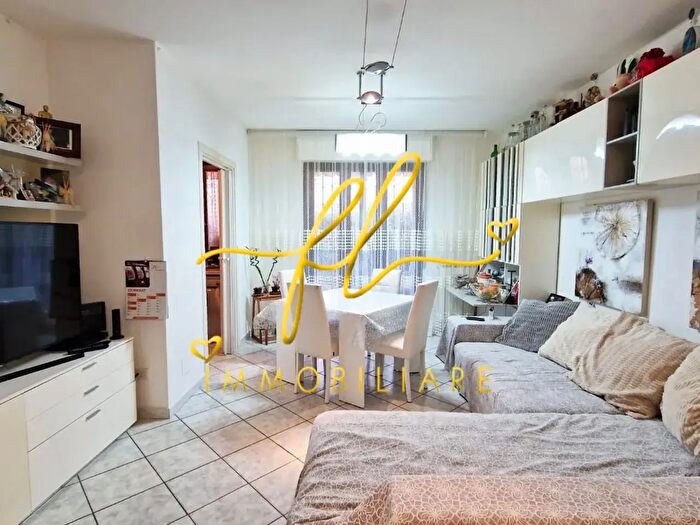 Appartamento con 6 locali in vendita in Livorno