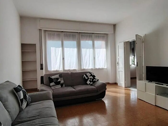 Appartamento con 8 locali in affitto in Carrara