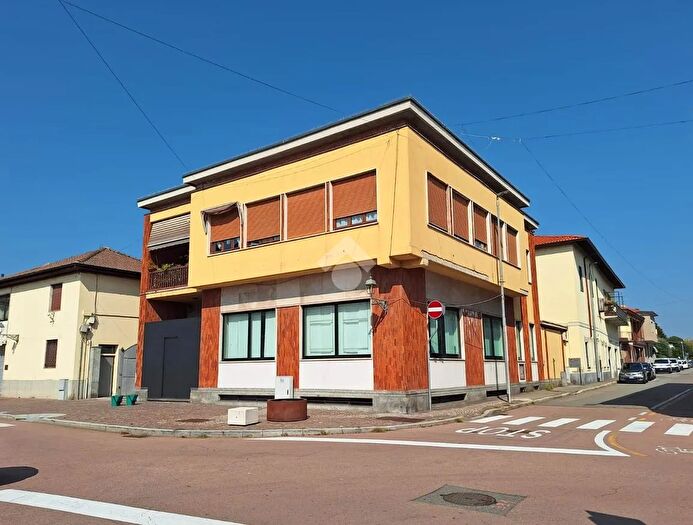 Casa trilocale in vendita in PZza San Giorgio, Casorezzo