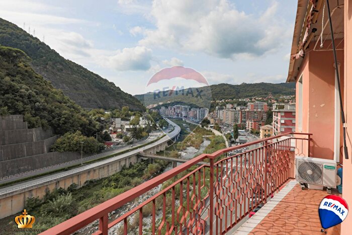 Appartamento con 5 locali in vendita in Via Molassana a, Genova