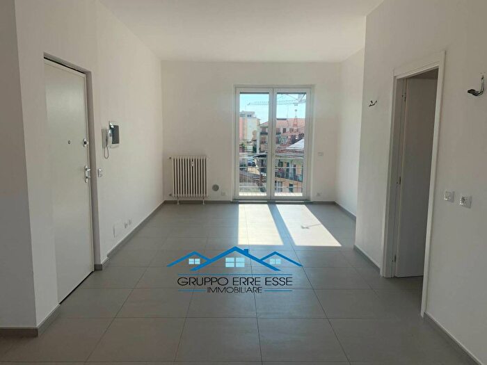 Appartamento quadrilocale in affitto in via umberto, Centro, Bra