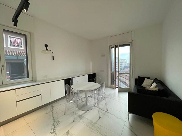 Appartamento bilocale in affitto in Largo della Crocetta, Quadronno Crocetta, Milano