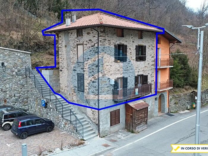 Appartamento con 5 locali in vendita in BsPaisco Loveno Via Centrale, Paisco Loveno