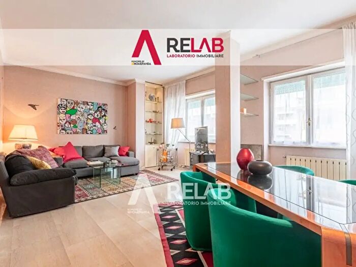 Appartamento trilocale in vendita in Via Federico Paolini, Roma
