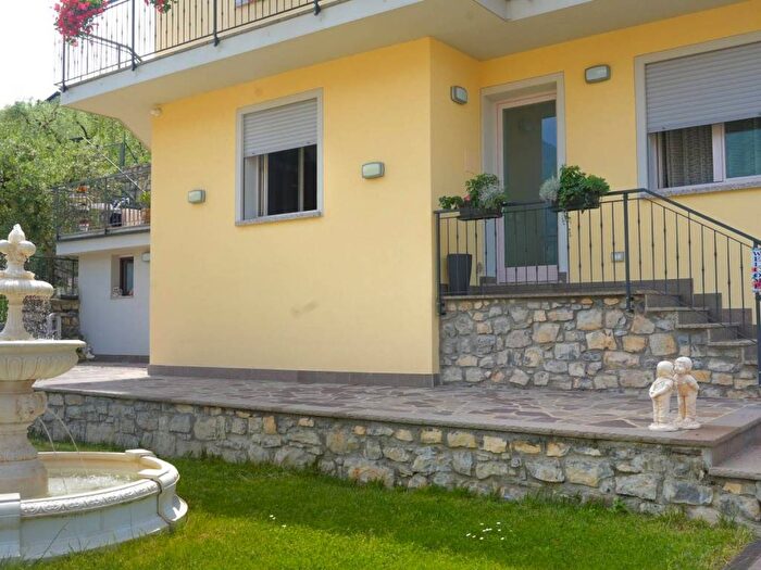 Appartamento trilocale in affitto in Località Carzano, Carzano, Monte Isola
