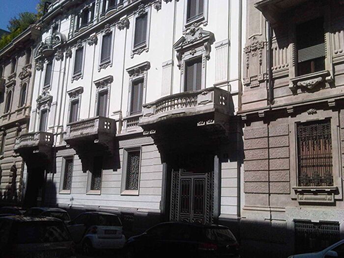 Appartamento bilocale in affitto in Moscova, Milano