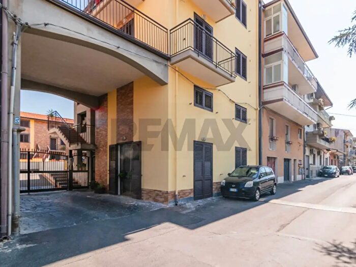 Casa trilocale in vendita in Via Giacomo Leopardi, San Giovanni La Punta