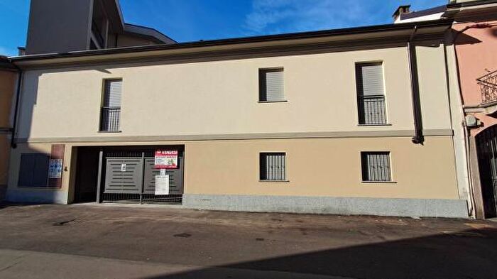 Appartamento trilocale in vendita in Via Lorenzo Angelini, Voghera