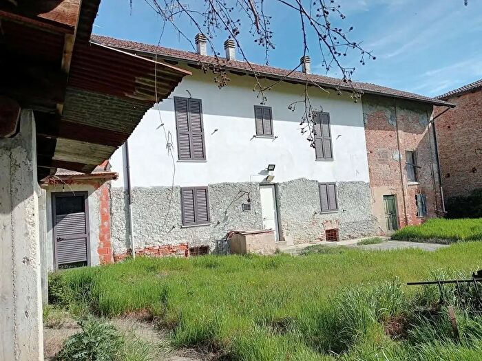 Casa con 9 locali in vendita in San Salvatore Monferrato