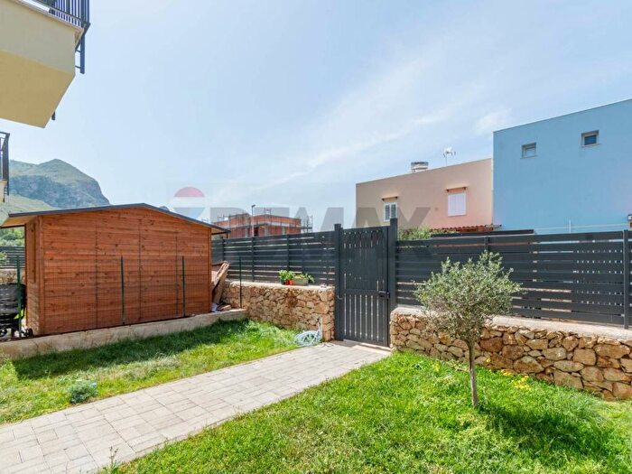Casa quadrilocale in affitto in via Delle Pomelie, Terrasini