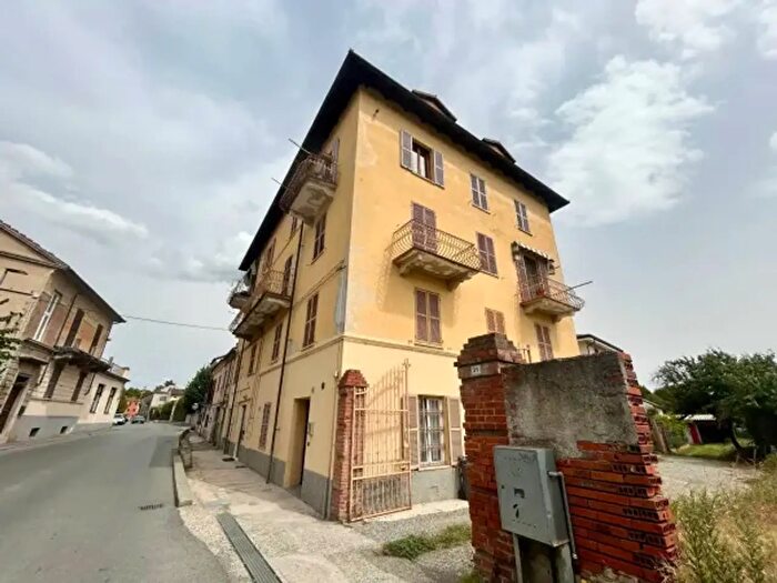 Appartamento trilocale in vendita in Via Giuseppe Romita, Acqui Terme