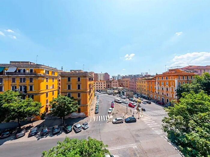 Appartamento trilocale in vendita in Via Panfilo Castaldi, Roma