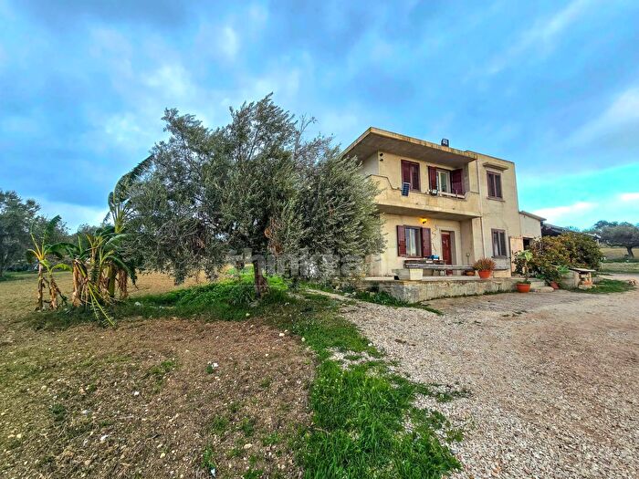Casa con 5 locali in vendita in San Biagio Snc, Scicli