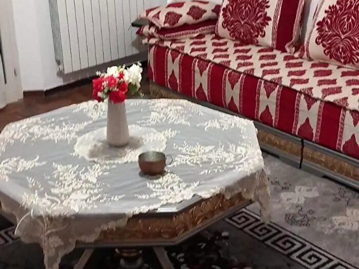 Casa con 13 locali in vendita in Pontedera